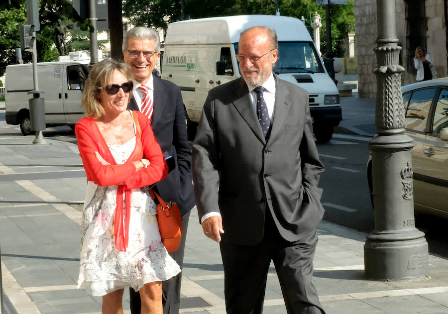 Fotos: El alcalde Óscar Puente comparece como testigo en el juicio contra León de la Riva