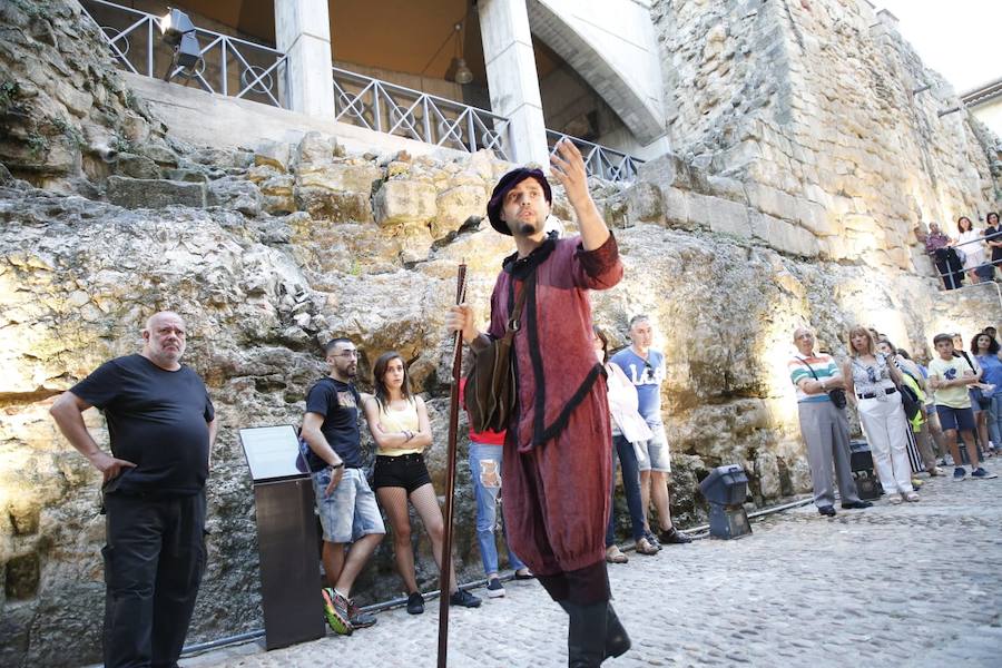 Fotos: Actividades culturales en la Cueva de Salamanca, la Casa de las Conchas y la Casa Lis