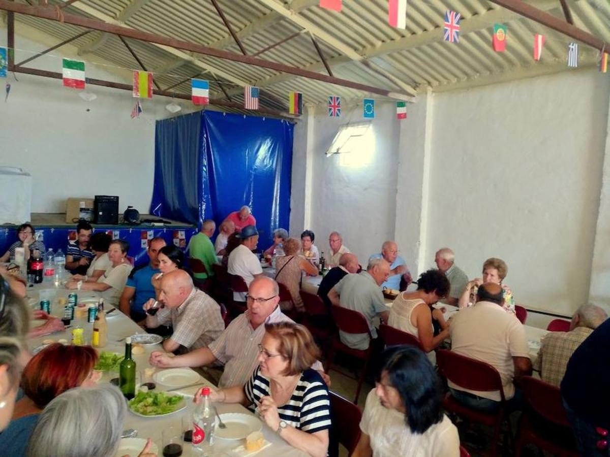 Fotos: Hérmedes de Cerrato celebra sus fiestas con una comida popular