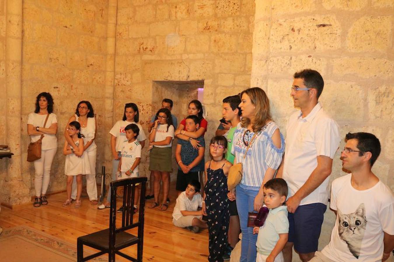 Fotos: Visitas teatralizas a Santa María La Mayor en Villamuriel