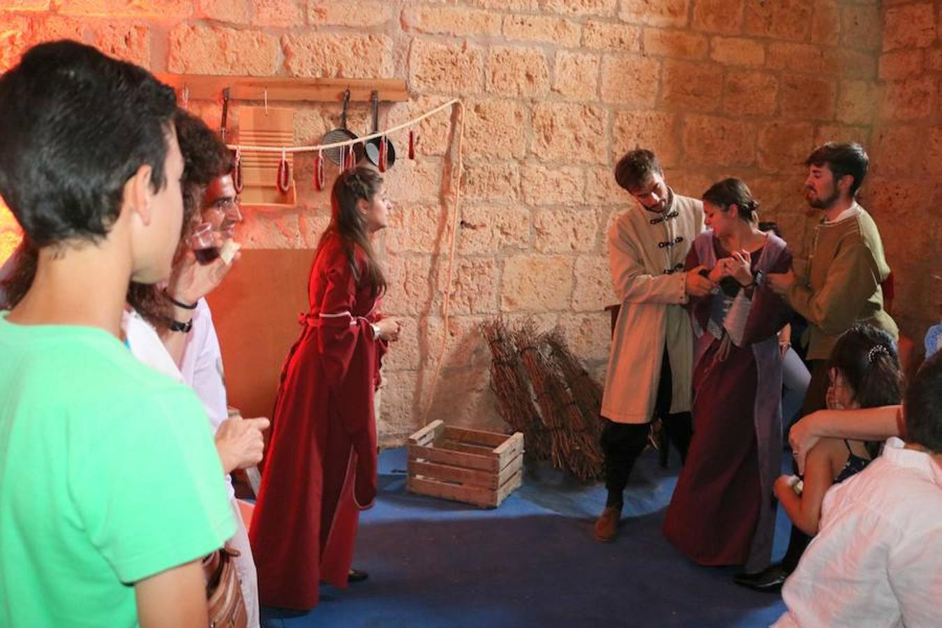 Fotos: Visitas teatralizas a Santa María La Mayor en Villamuriel