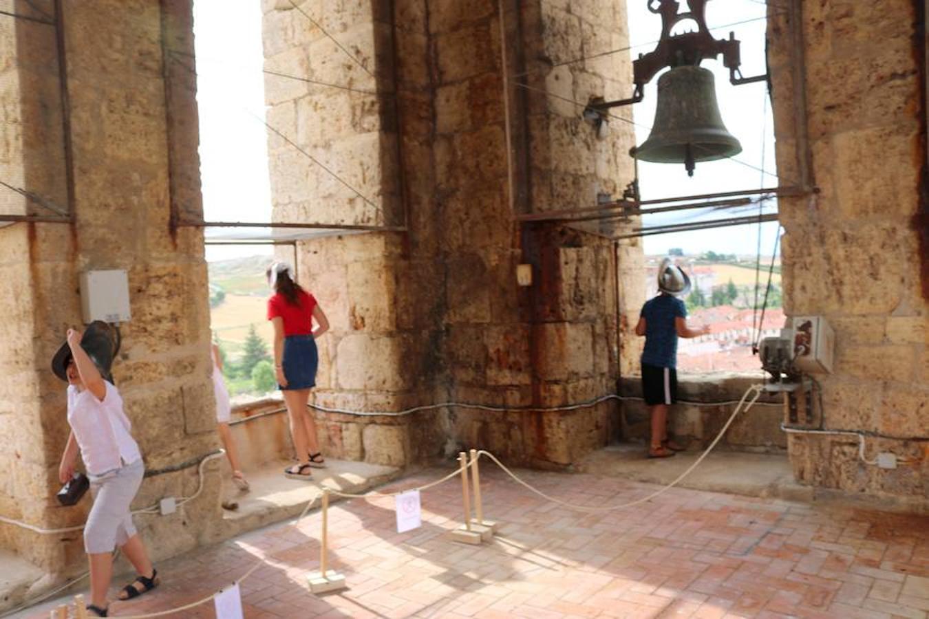 Fotos: Visitas teatralizas a Santa María La Mayor en Villamuriel
