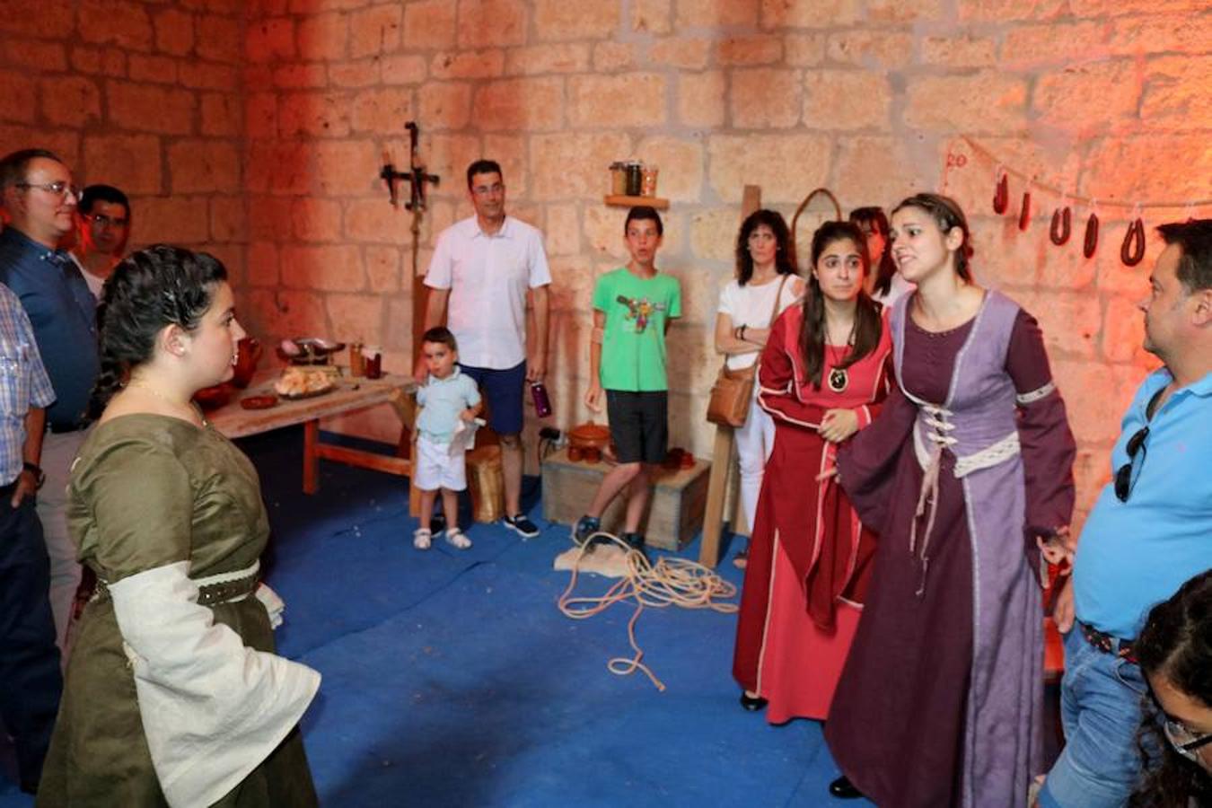 Fotos: Visitas teatralizas a Santa María La Mayor en Villamuriel
