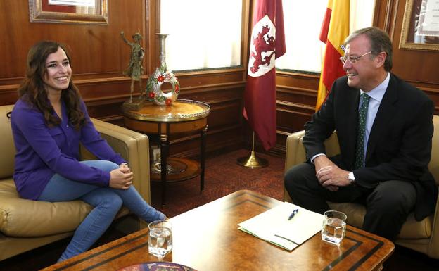 Encuentro de la portavoz de Ciudadanos con el alcalde de León. 