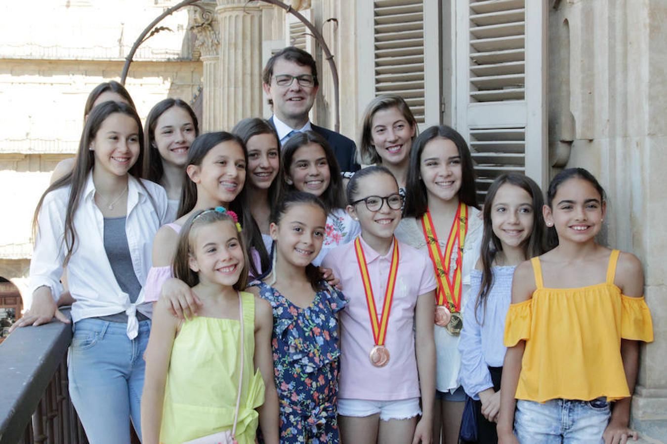 Fotos: El Club Rítmica Salamanca en el Ayuntamiento