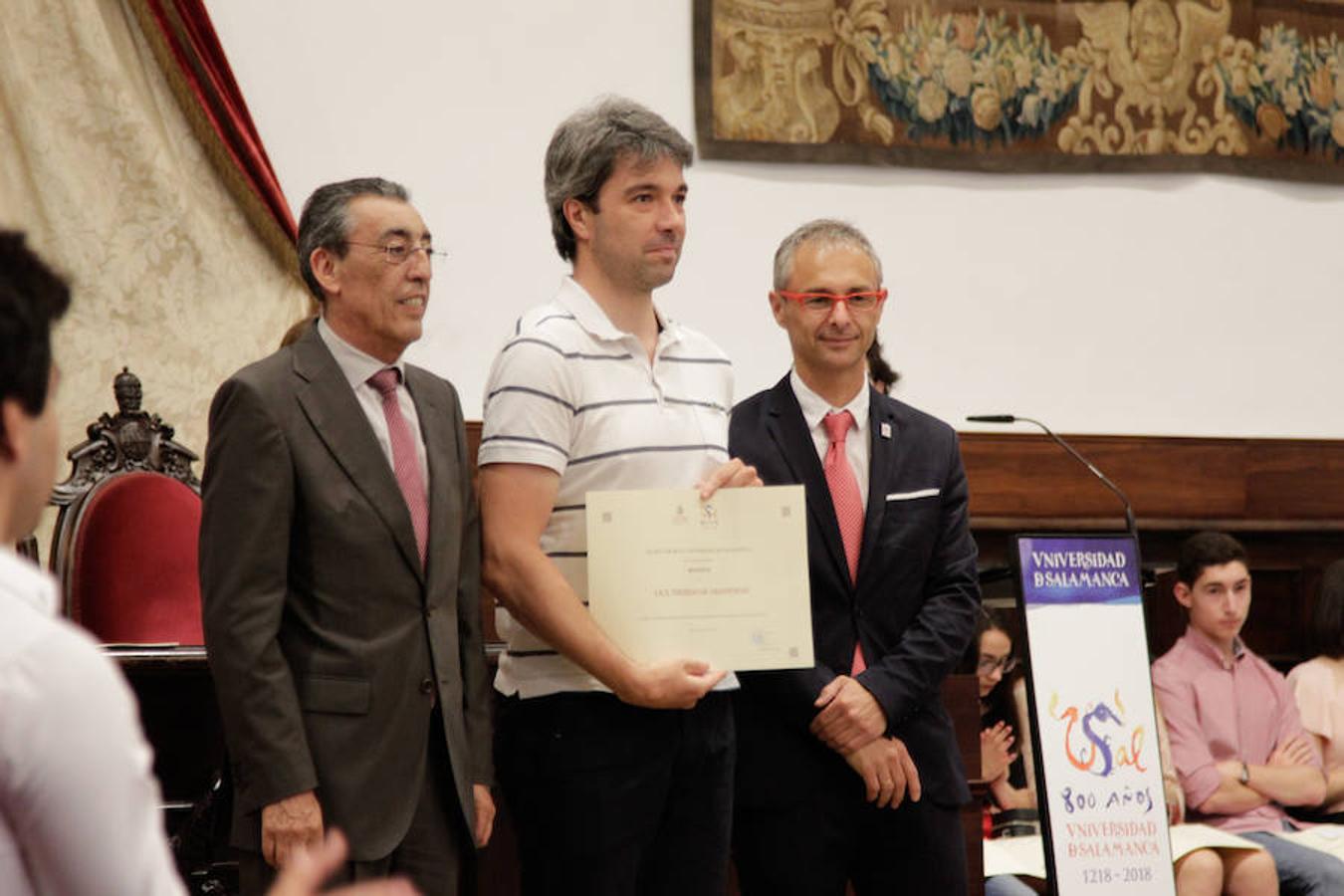 Fotos: La USAL entrega los premios a las 100 mejores notas de la EBAU