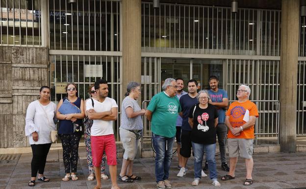 Concentración ante el Servicio Territorial de Cultura