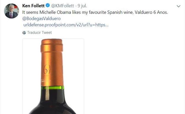 Tweet de Ken Follett en relación al vino degustado por Michelle Obama. 