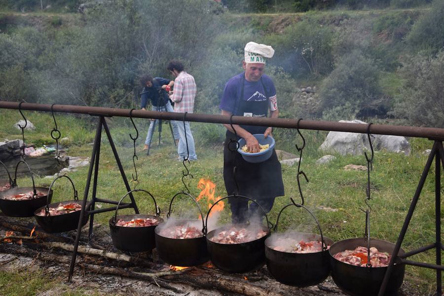 Fotos: Fiesta de la Montaña Palentina en Puente Agudín