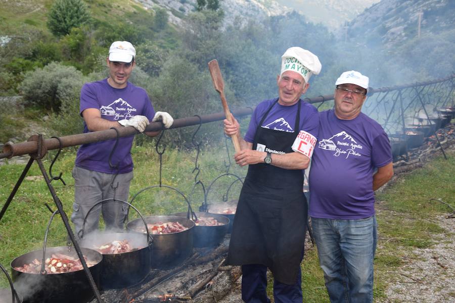 Fotos: Fiesta de la Montaña Palentina en Puente Agudín