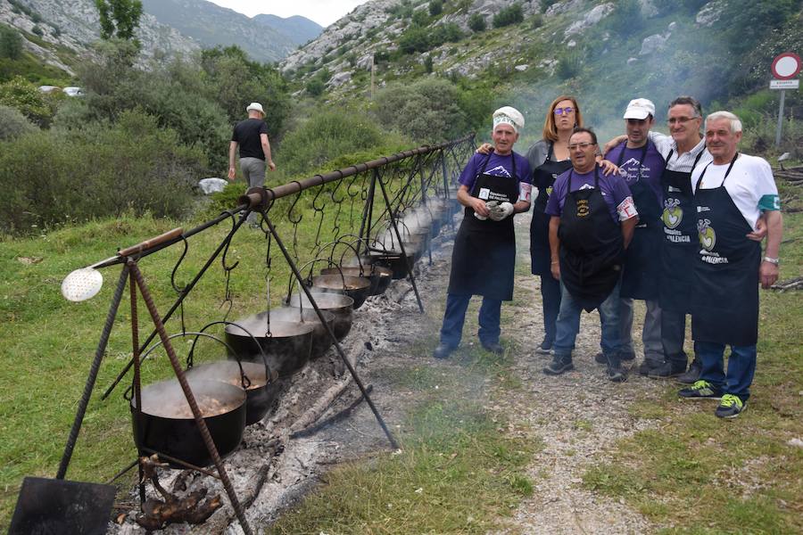 Fotos: Fiesta de la Montaña Palentina en Puente Agudín