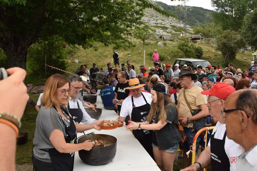 Fotos: Fiesta de la Montaña Palentina en Puente Agudín