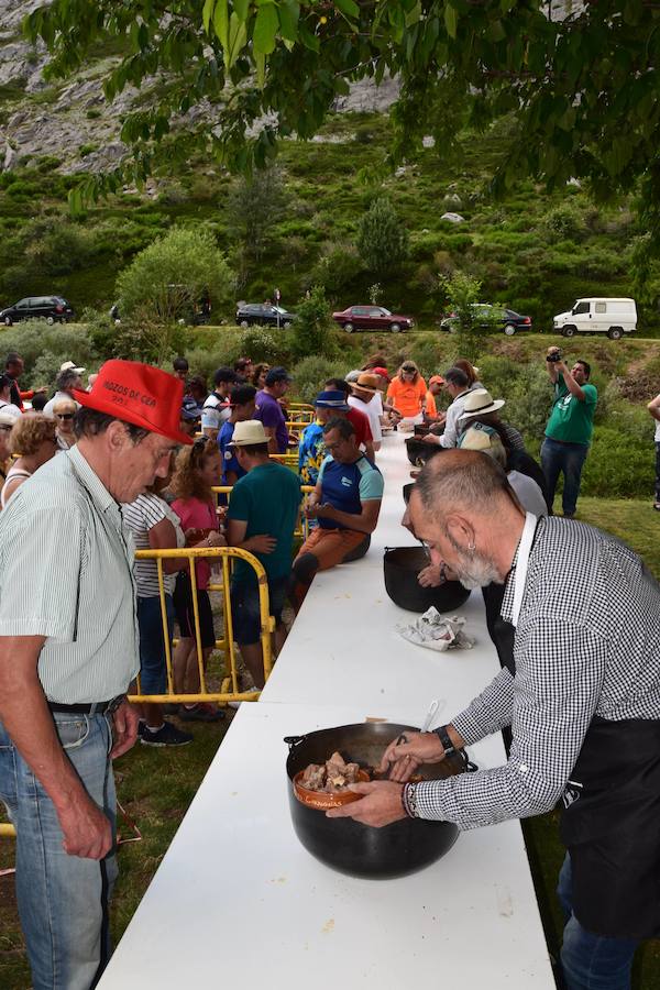 Fotos: Fiesta de la Montaña Palentina en Puente Agudín