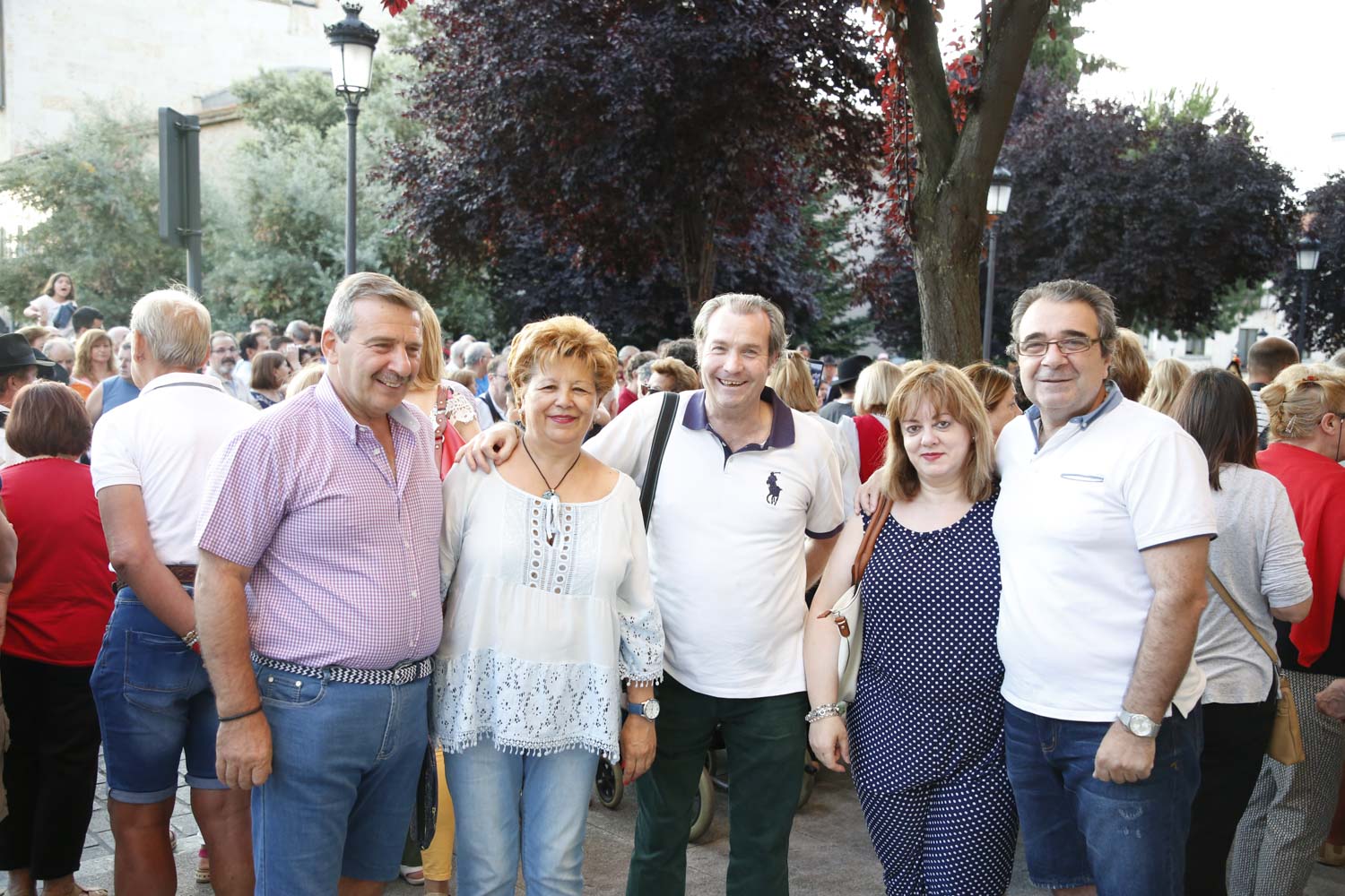 Por sexto año consecutivo, la imagen desfiló en procesión acompañada de decenas de fieles