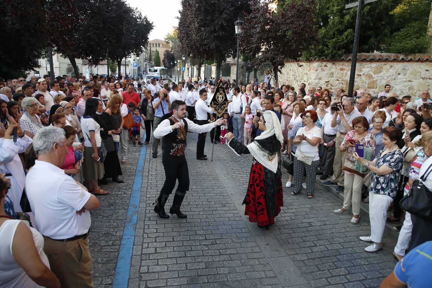 Por sexto año consecutivo, la imagen desfiló en procesión acompañada de decenas de fieles