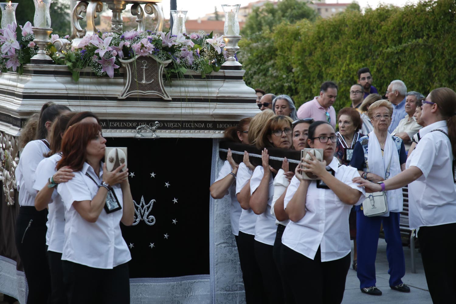 Por sexto año consecutivo, la imagen desfiló en procesión acompañada de decenas de fieles