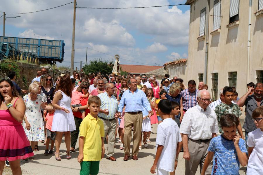 Fotos: Cevico Navero danza a la Virgen del Carmen