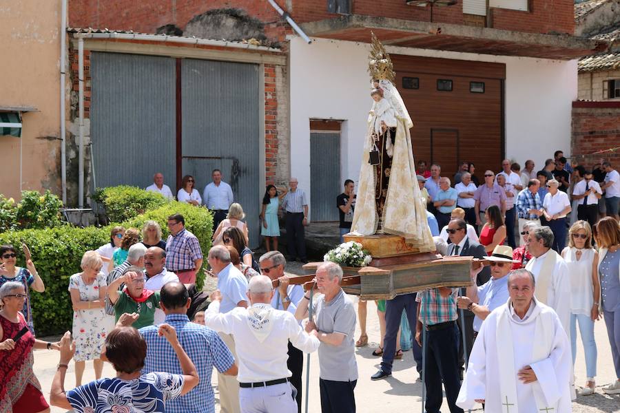 Fotos: Cevico Navero danza a la Virgen del Carmen