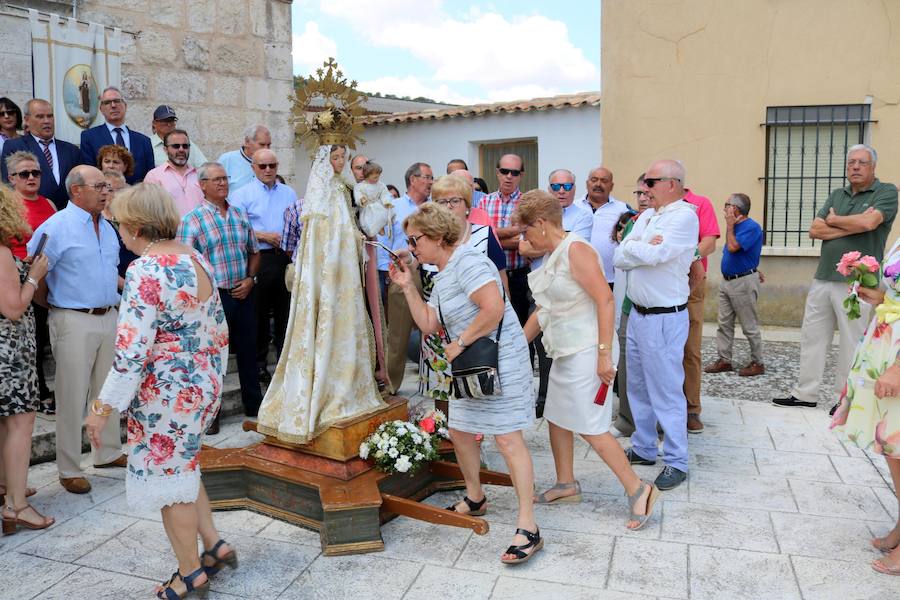 Fotos: Cevico Navero danza a la Virgen del Carmen