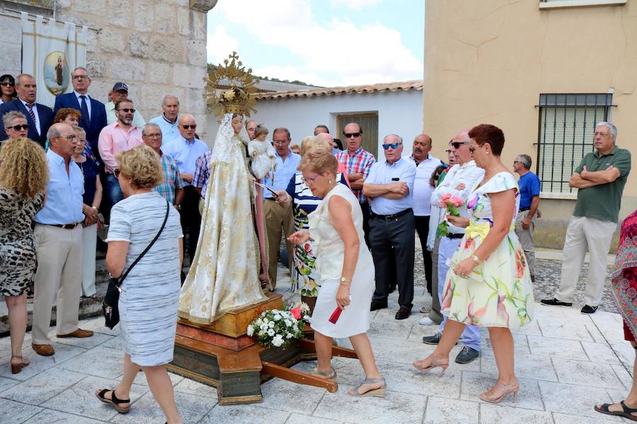 Fotos: Cevico Navero danza a la Virgen del Carmen