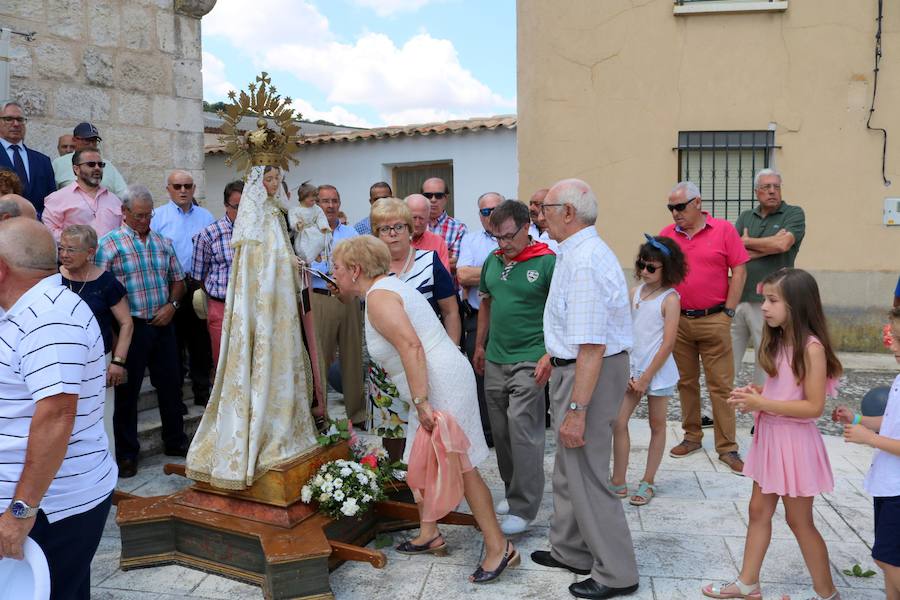 Fotos: Cevico Navero danza a la Virgen del Carmen