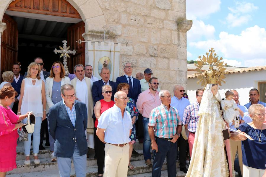 Fotos: Cevico Navero danza a la Virgen del Carmen