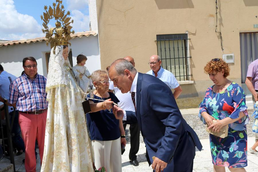 Fotos: Cevico Navero danza a la Virgen del Carmen