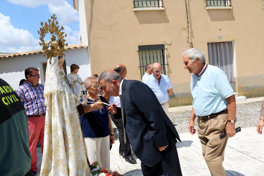 Fotos: Cevico Navero danza a la Virgen del Carmen