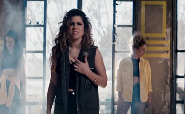 Miriam interpreta el tema 'Hay algo de mi'. 