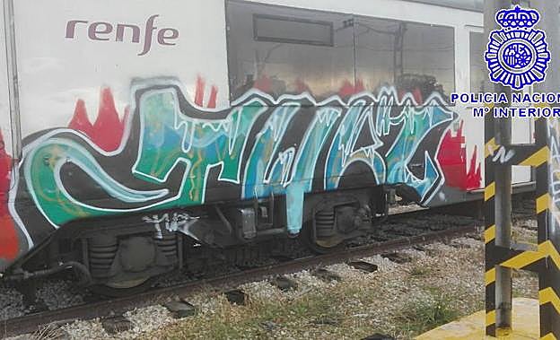 Vagón de tren con pintadas.El Norte