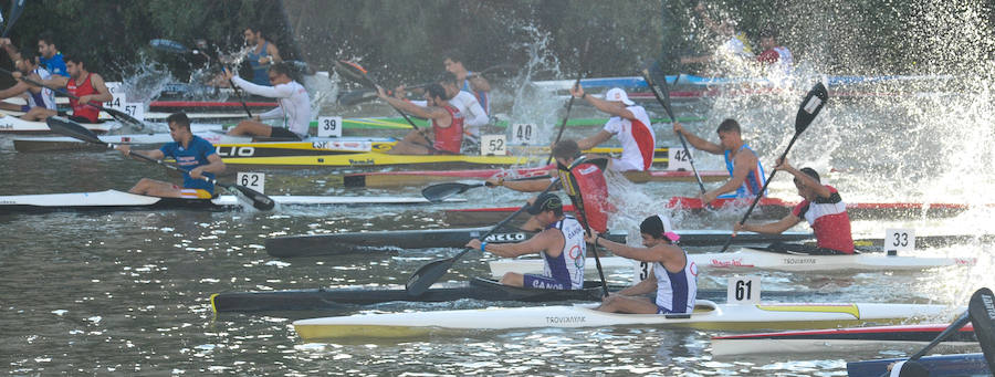 Fotos: Premio de piragüismo K4 en la playa de Las Moreras