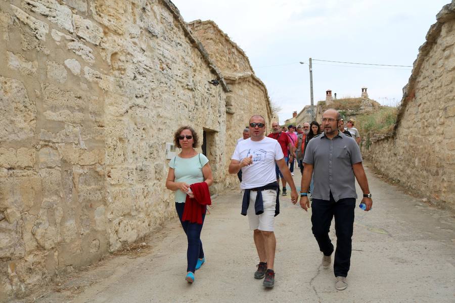 Fotos: Ruta por las cuevas y bodegas de Dueñas