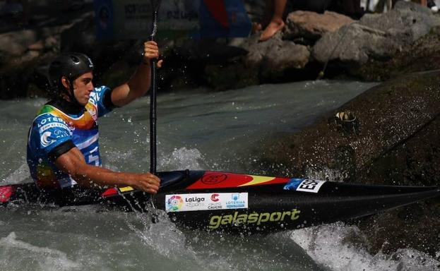 David Llorente, en el canal de Ivrea, este domingo. 