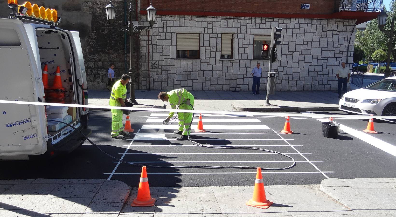 Los conductores que circulen por esta vía se encontrarán con uno de los nueve avisadores de velocidad que acaba de instalar el Ayuntamiento