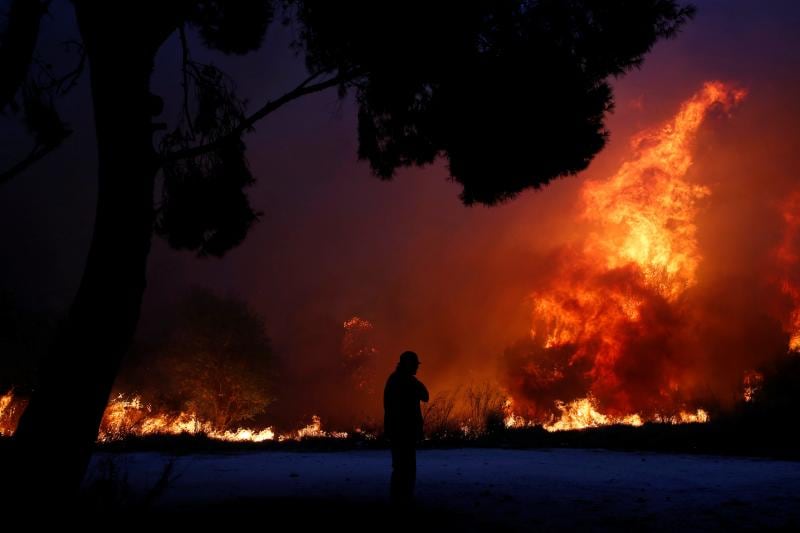 Hay al menos medio centenar de muertos por los fuegos de las últimas horas