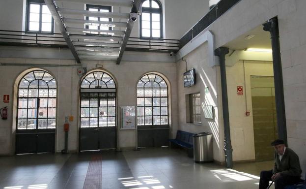 Amigos del Ferrocarril propone integrar el tren convencional en el abono del Consorcio de Madrid