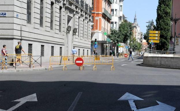 El centro de Valladolid cerrado al tráfico por altos niveles de contaminación, el año pasado.