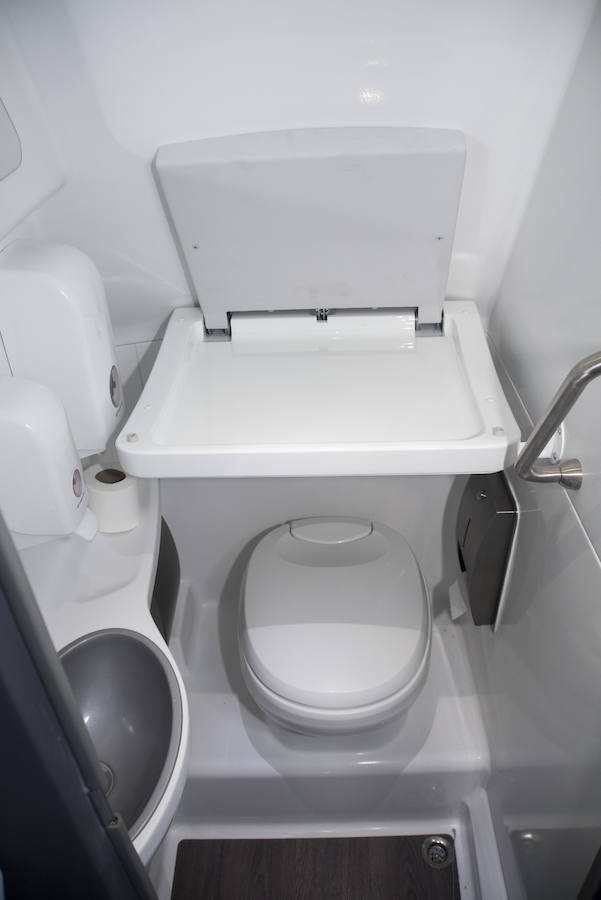 Fotos: Puesta de largo de los autobuses Avanza (1)