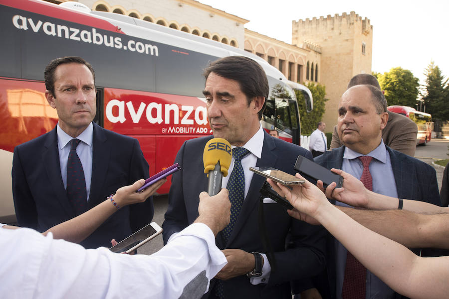 Fotos: Puesta de largo de los autobuses Avanza (1)