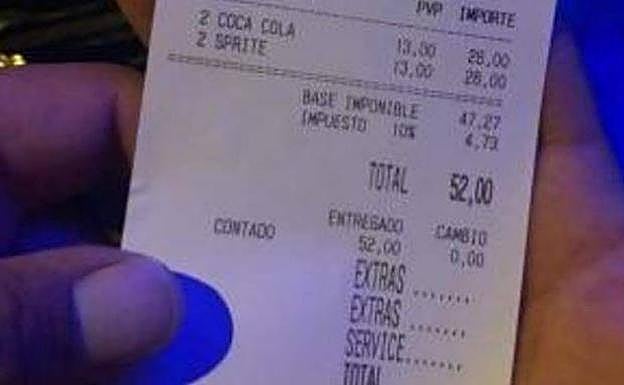 Ticket abusivo de un bar de Ibiza.