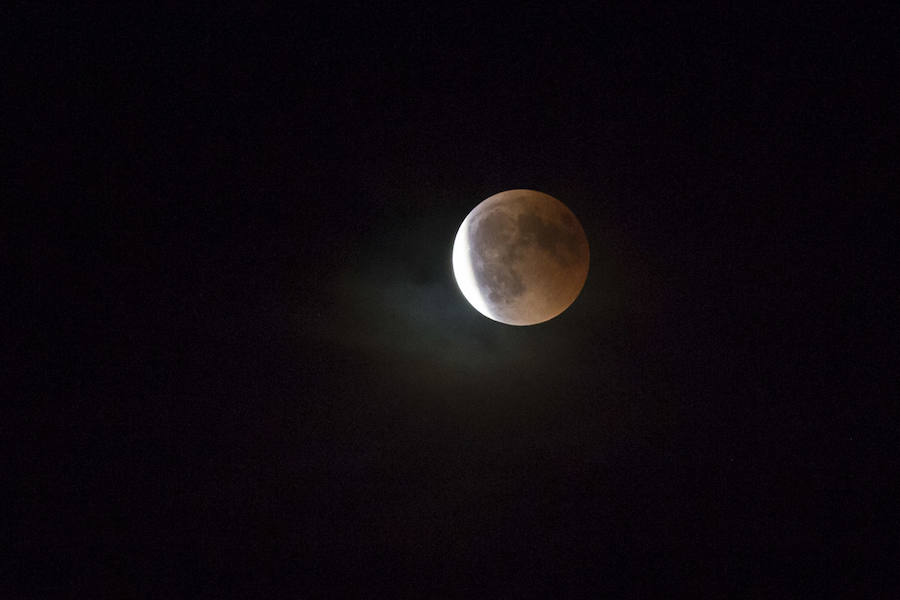 Fotos: Eclipse y luna de sangre en Salamanca