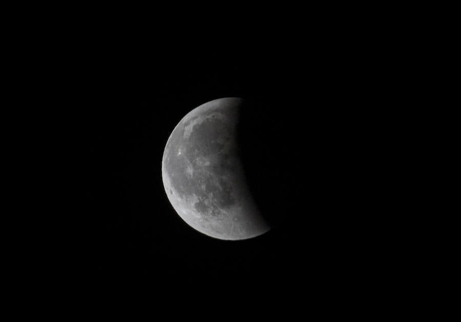 Luna de sangre y eclipse desde Fuente el Sol. 