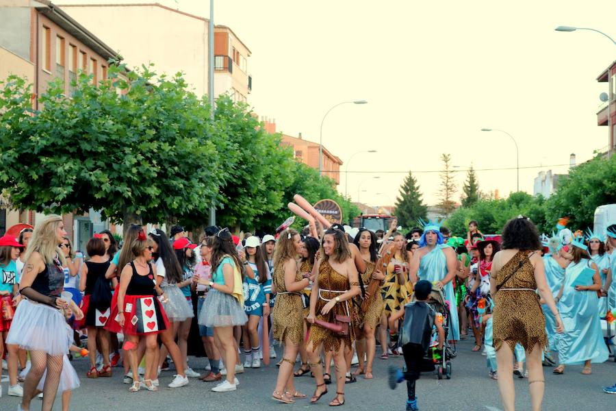 Fotos: Carnaval de verano en Dueñas