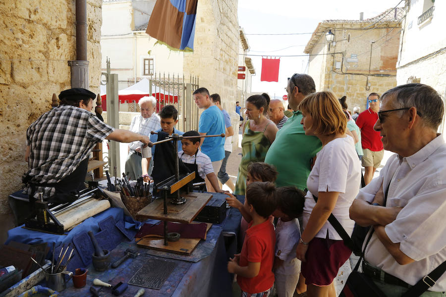 Fotos: Mercado Medieval en Fuentes de Valdepero