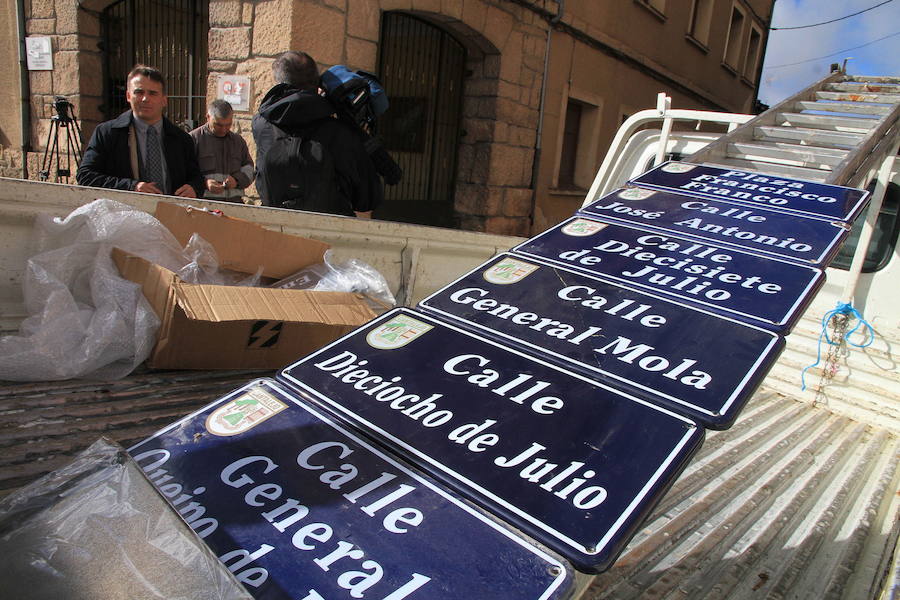 Retirada de placas de calles de Cantalejo que tenían nombres con reminiscencias del franquismo y la Guerra Civil. 