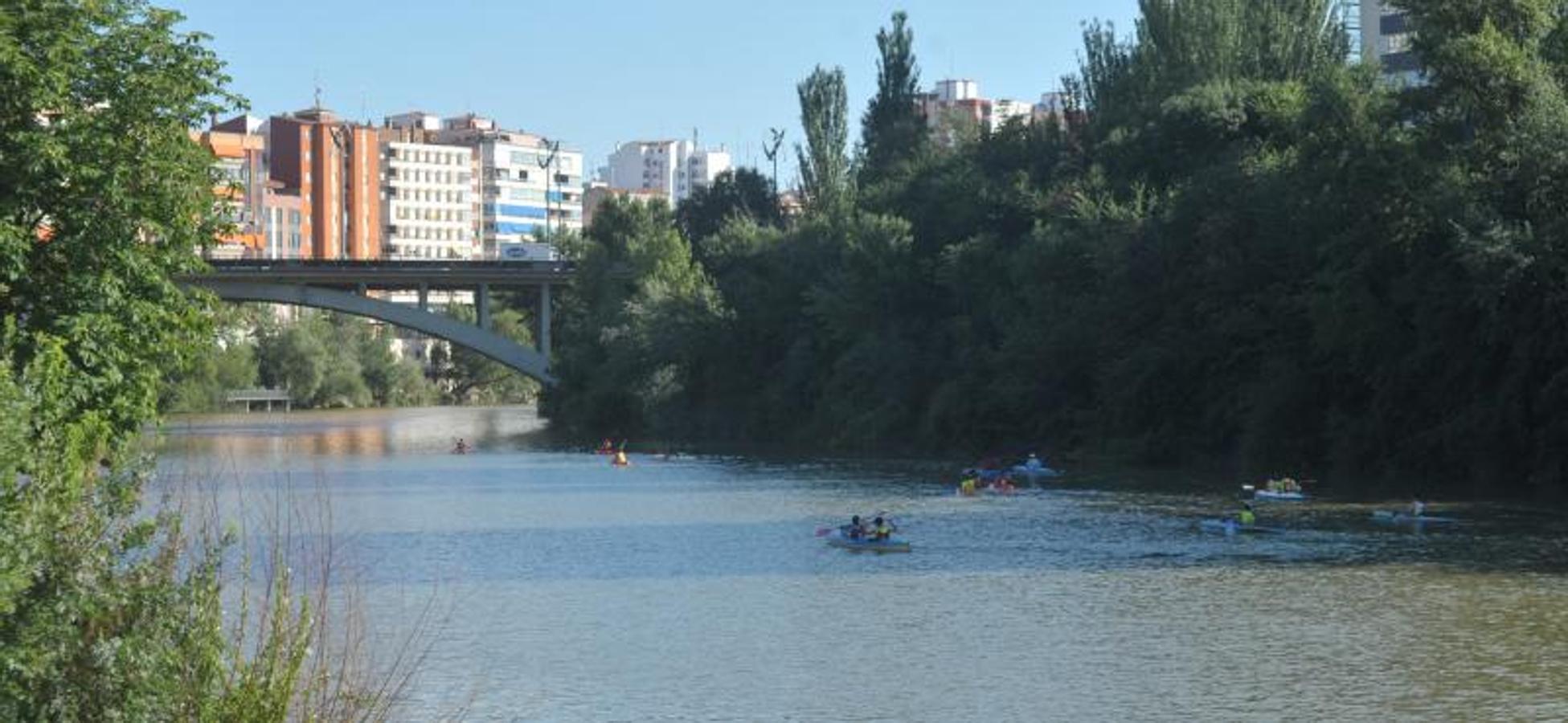 Fotos: 2.000 jóvenes participan en las actividades deportivas de &#039;Vallanoche&#039;, en las Moreras