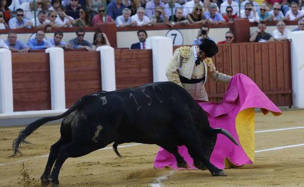 Morante de la Puebla en una de sus actuaciones en la Plaza de Toros de Valladolid. 