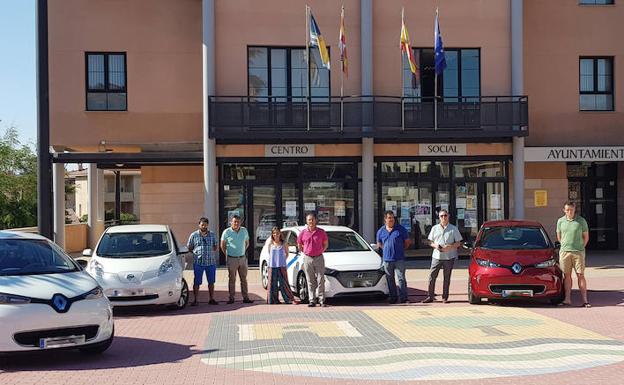 Propietarios de vehículos eléctricos e híbridos, en Palazuelos. 