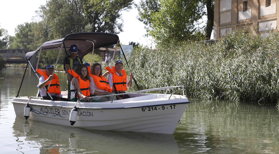 Fotos: Villaumbrales estrena 3 barcas