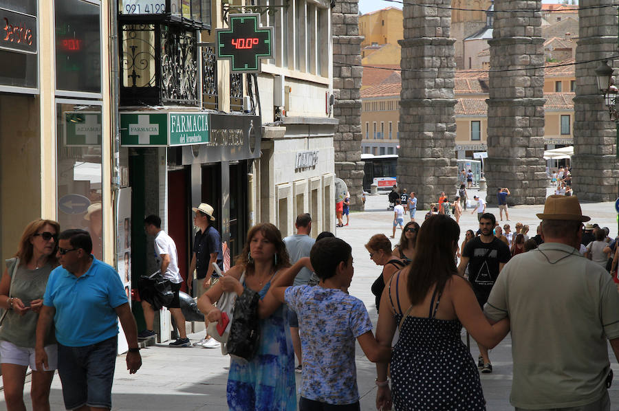 Fotos: Segundo día de la ola de calor en Segovia